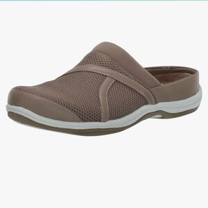 EUC Easy Street Women’s Sport Getup Tan Mules Slip-On Sneakers, Size 10